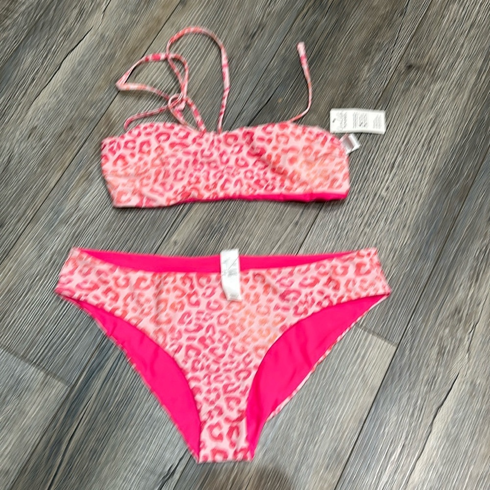 Nwt Cupshe Reverisble bikini bath suit. 4 ways to wear it. Size xl